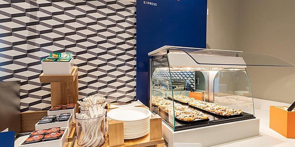 Holiday Inn Express - South Haven By Ihg Bagian luar foto