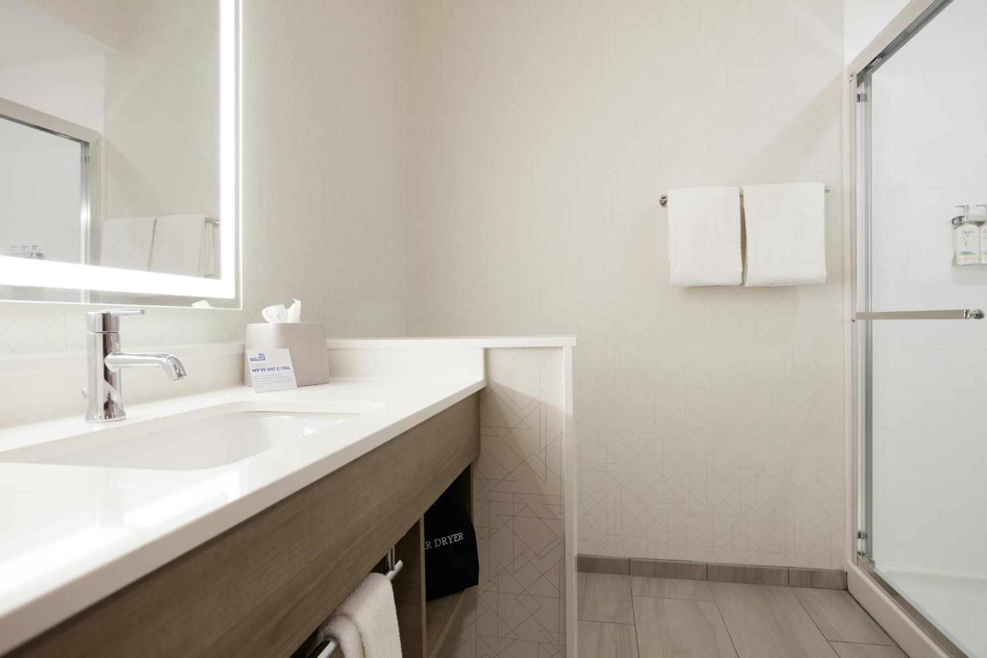 Holiday Inn Express - South Haven By Ihg Bagian luar foto