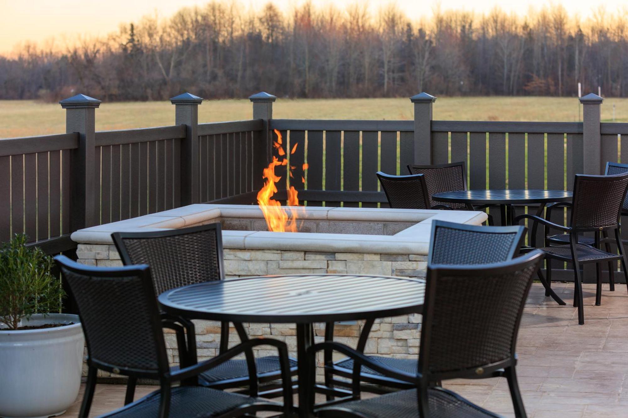 Holiday Inn Express - South Haven By Ihg Bagian luar foto
